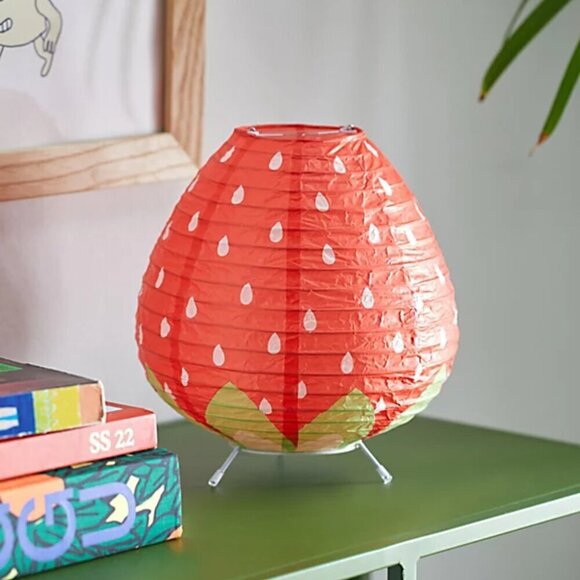 NWT Urban Outfitters LED Paper Strawberry Lantern Light - Picture 1 of 5